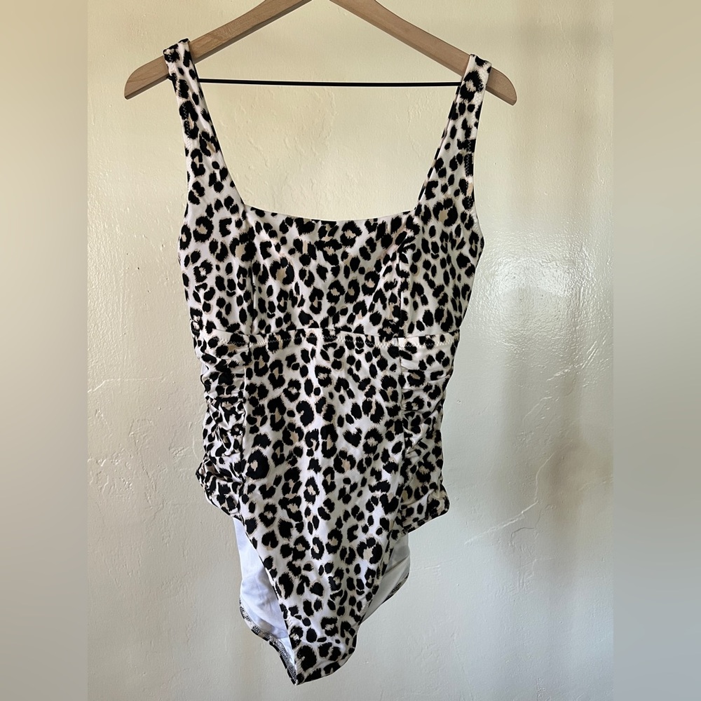 Plus Size Leopard Print Swimsuit